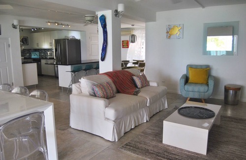 Maxwell Villa | Turtle Bottom luxury beachside villa