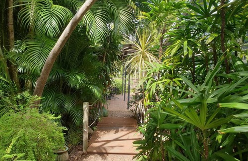 Picnic Bay House | Turtle Cottage Magnetic Island