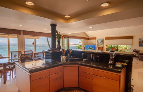 Napili House | Turtle Cove 3 Bedroom Home by RedAwning