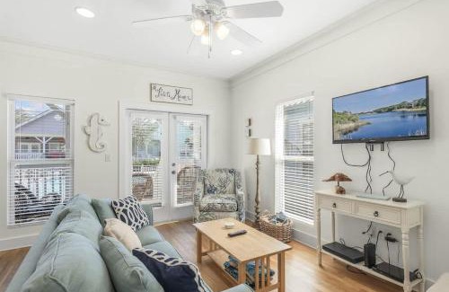 Seacrest House | Turtle Crossing 3BR 2BA Pool & Bikes