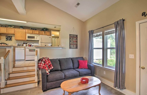 Ironton Cabin | 'Turtle Rock' - Ironton Cabin w/Furnished Patio!