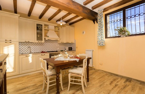San Macario In Monte Cottage | TUSCAN COTTAGE WITH PRIVATE GARDEN AND PANORAMIC POOL. 1 KM WALK TO THE VILLAGE.