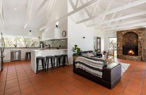 St. Andrews Beach House | Tuscan style ocean beach escape on the Peninsula only 400m to beach