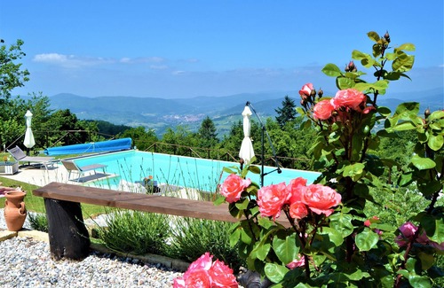 Pelago House | Tuscan villa with infinity salt private pool and jacuzzi on breathtaking view