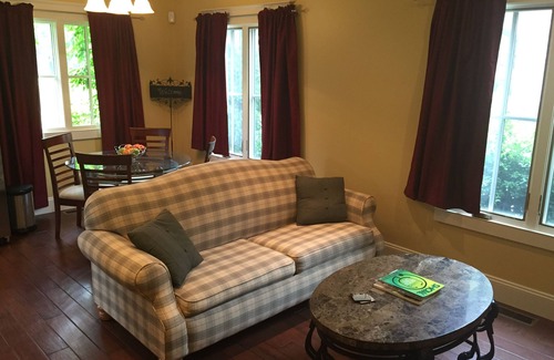 Carl Junction House | Tuscan Villa with Private Courtyard in Briarbrook (near Joplin Regional Airport)