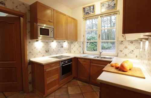 Aschhauserfeld Apartment | "Tuschenahner Huus" - holiday home with jetty, shower and bath, WC