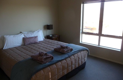 Waipiata Bed & Breakfast | Tussock Lodge Waipiata