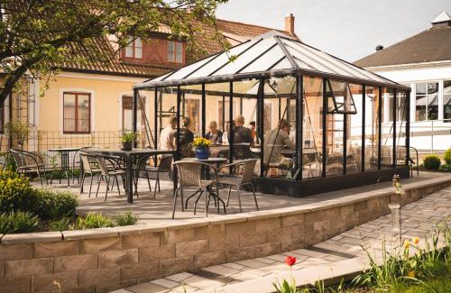 Skurup Bed & Breakfast | Två Systrar B&B