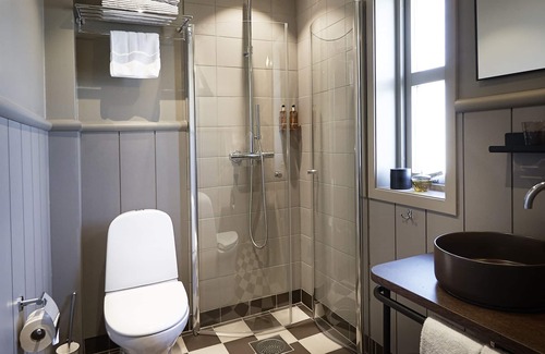 Fiskebackskil Hotel | Tweed Hotell Skaftö