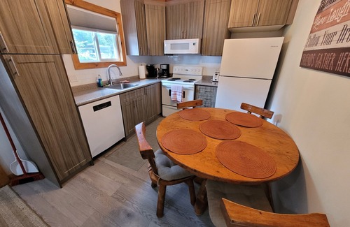 Petawawa Cabin | Twin 1 Cabin at Pine Ridge Park