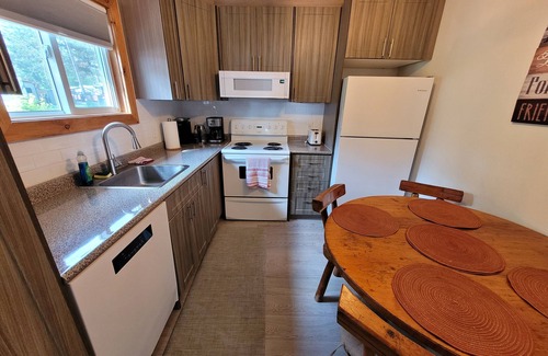 Petawawa Cabin | Twin 1 Cabin at Pine Ridge Park