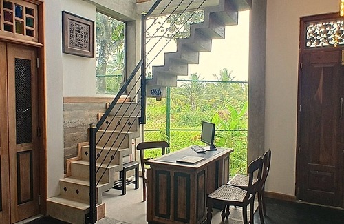 Polgasowita Villa | Twin/Double Room at Charming Boutique Property-Wi-Fi,AC @ out skirts' of Colombo