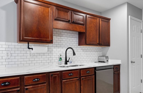 Spring Hill House | Twin Feather 6004 - Sleeps 8
