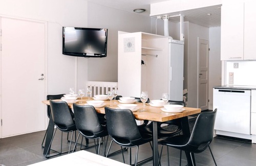 Sirkka Apartment | Twin Haven – Modern 2-Unit Retreat up to 16 people