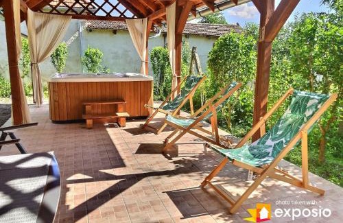 Egerszalok House | Twin Pines Apartment