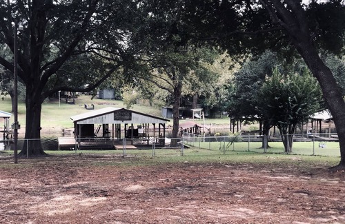 Smith County House | Twin Pines Lake House with direct access to water.