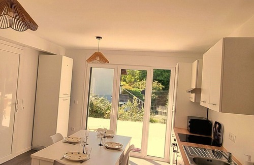 Aix-les-Bains Hotel | Twin room-Comfort-Ensuite with Shower-Chambre Lits Jumeaux RDC