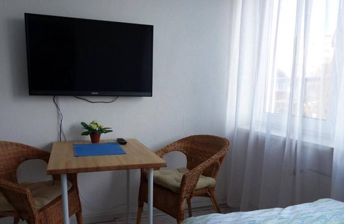 Kiel Apartment | Twin room No. 2, shared shower/shared toilet - guest room view of the countryside