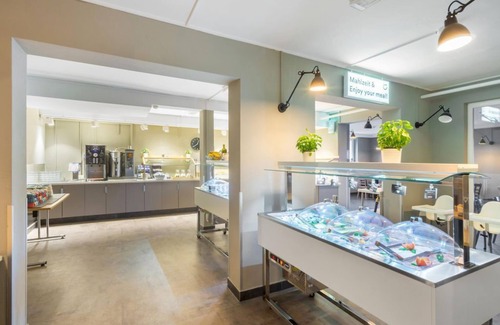 Suedvorstadt House | Twin Room, Shower, Toilet - a & o Dresden Hauptbahnhof