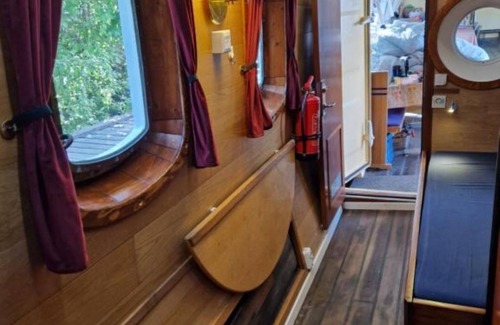 Centrala Sodertalje Boat Rental | Twin Room with Lake View Yacht 2