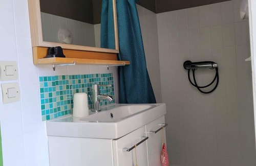 Artigues Apartment | Twin room with separate single beds
