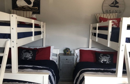 Village Green House | Twin Shore Home in Village Green