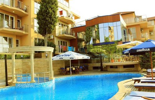 Saints Constantine and Helena Apartment | Twins Palace ApartHotel