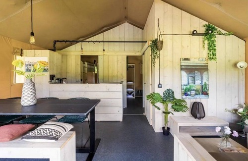 Zeewolde House | Two 6-person glamping lodges