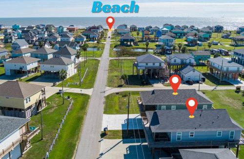 Crystal Beach House | Two Adjacent Cabins, Sleeps 18
