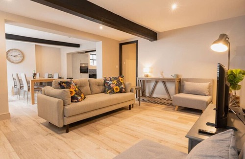 Tarvin House | Two adjacent houses in Tarvin Nr Chester - For 26