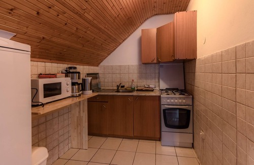 Catrnja Apartment | Two bedroom apartment with terrace Smoljanac, Plitvice (A-14979-a)