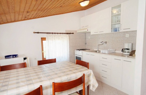 Novi Vinodolski Apartment | Two bedroom apartment with terrace and sea view Novi Vinodolski (A-5587-a)