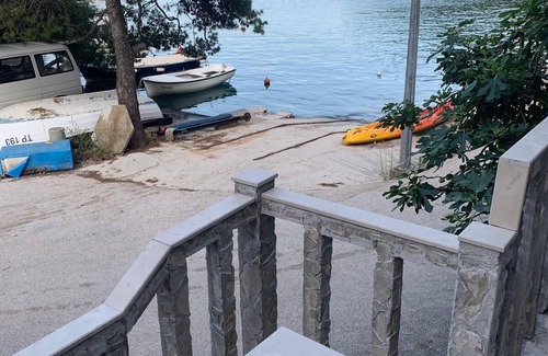 Crkvice Apartment | Two bedroom apartment with terrace and sea view Cove Crkvice, Pelješac (A-17667-a)