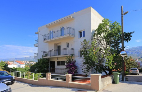 Podstrana Apartment | Two bedroom apartment with terrace Podstrana, Split (A-9714-a)
