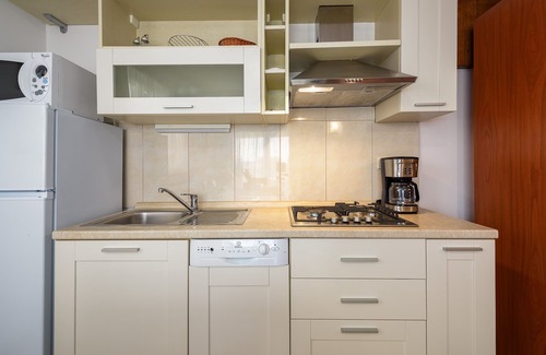 Basanija Apartment | Two bedroom apartment with terrace and sea view Bašanija, Umag (A-3402-c)