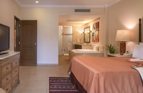 Loreto Apartment | Two Bedroom apartment for 6, hotel services and full kitchen Beach some steps