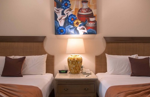 Loreto Apartment | Two Bedroom apartment for 6, hotel services and full kitchen Beach some steps