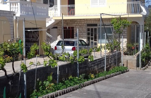 Kukljica Apartment | Two bedroom apartment with terrace Kukljica, Ugljan (A-8277-b)