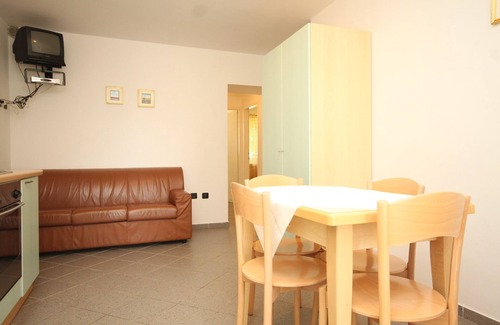 Nerezine Apartment | Two bedroom apartment with terrace Nerezine, Lošinj (A-2518-b)