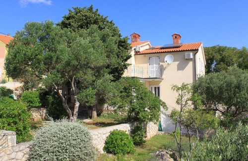 Nerezine Apartment | Two bedroom apartment with terrace Nerezine, Lošinj (A-2518-b)