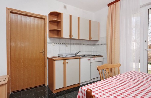 Razanac Apartment | Two bedroom apartment near beach Ražanac, Zadar (A-5766-h)