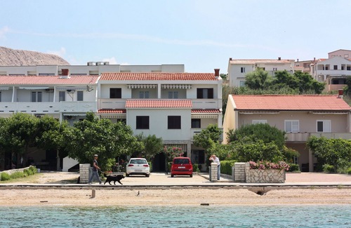 Metajna Apartment | Two bedroom apartment near beach Metajna, Pag (A-6486-a)