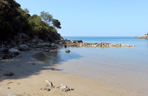 Potocnica Apartment | Two bedroom apartment near beach Potočnica, Pag (A-222-a)
