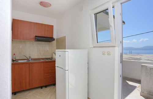 Brist Apartment | Two bedroom apartment near beach Brist, Makarska (A-18859-a)