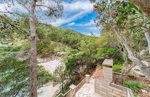 Zrnovo Apartment | Two bedroom apartment near beach Cove Bratinja Luka, Korčula (A-4434-a)