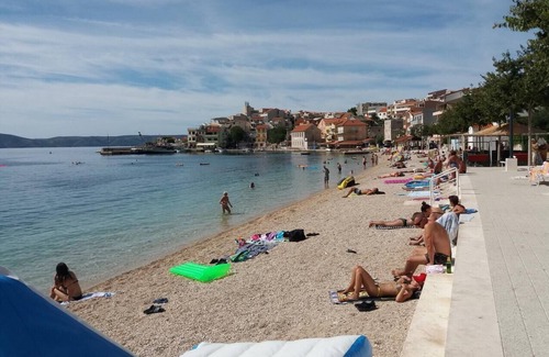 Igrane Apartment | Two bedroom apartment near beach Igrane, Makarska (A-310-b)