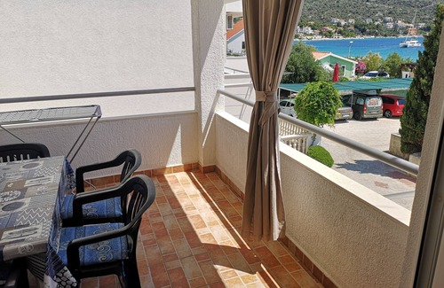 Sevid Apartment | Two bedroom apartment near beach Sevid, Trogir (A-4286-b)