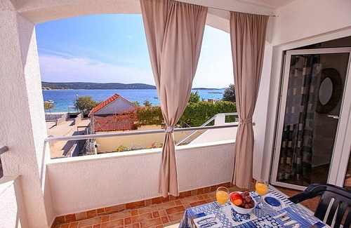 Sevid Apartment | Two bedroom apartment near beach Sevid, Trogir (A-4286-b)