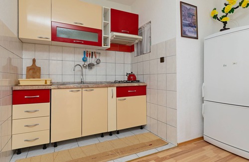 Pisak Apartment | Two bedroom apartment near beach Pisak, Omiš (A-15177-b)