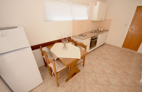 Podobuce Apartment | Two bedroom apartment near beach Podobuče, Pelješac (A-631-c)